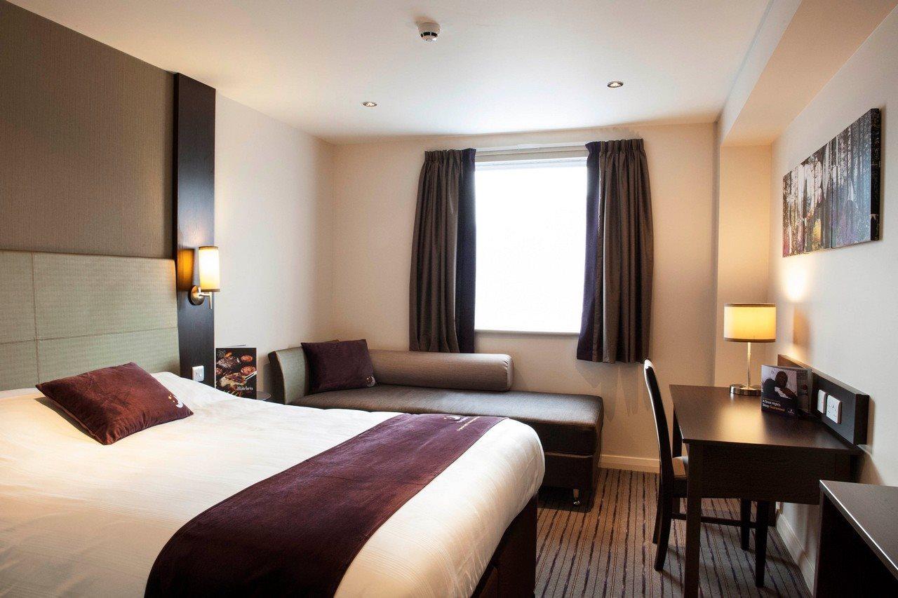 Premier Inn Fleet Zewnętrze zdjęcie