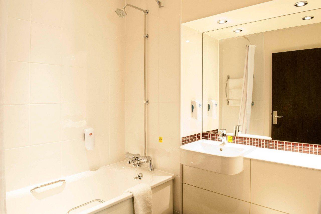 Premier Inn Fleet Zewnętrze zdjęcie