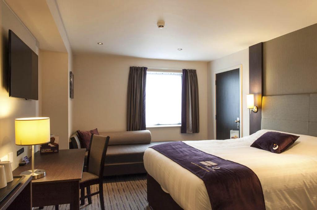 Premier Inn Fleet Zewnętrze zdjęcie