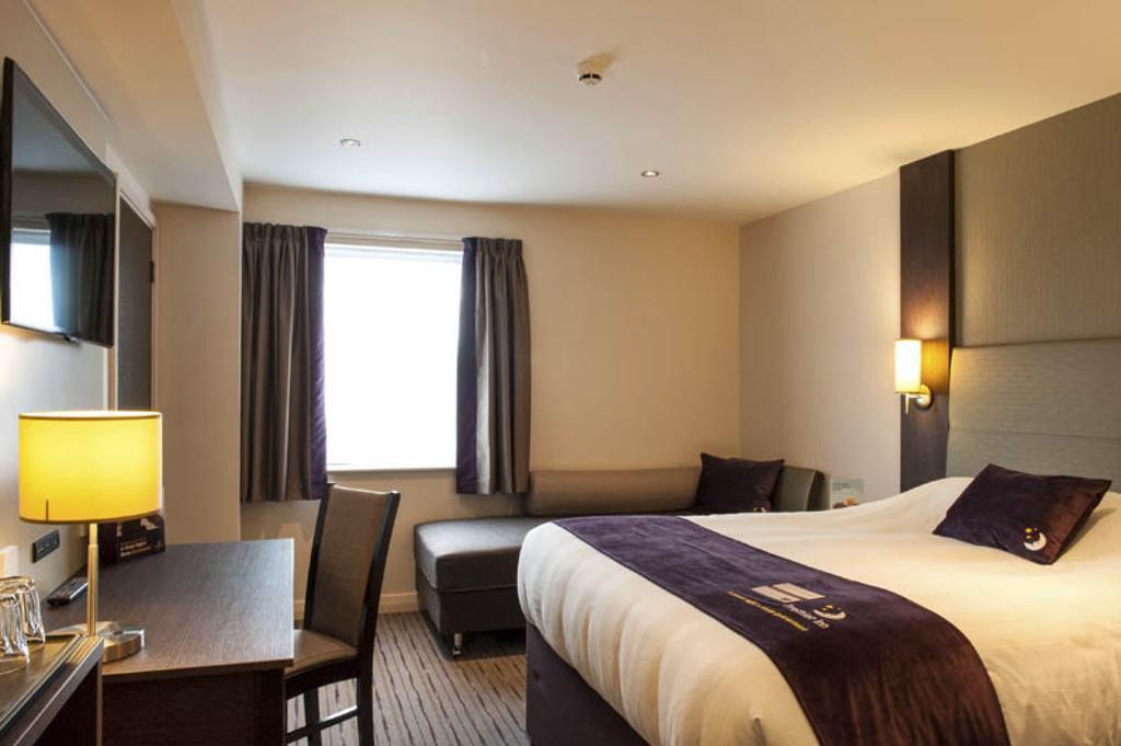 Premier Inn Fleet Zewnętrze zdjęcie