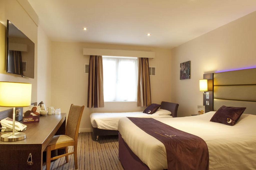 Premier Inn Fleet Zewnętrze zdjęcie