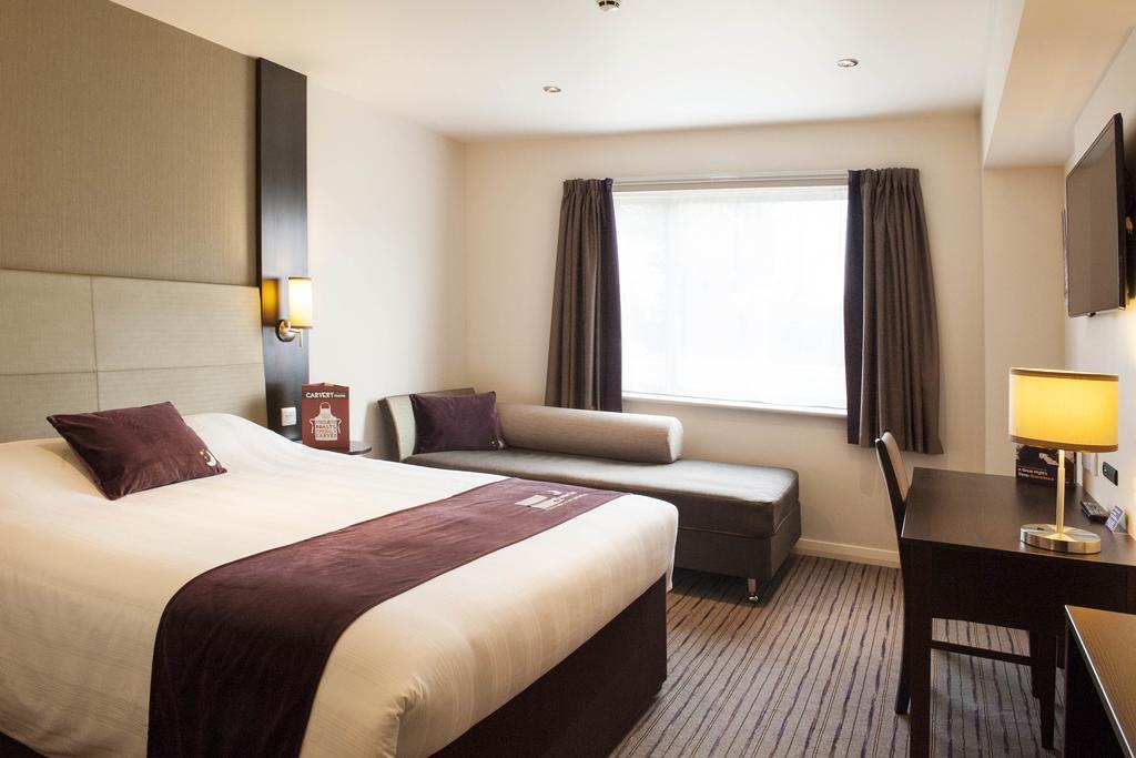Premier Inn Fleet Zewnętrze zdjęcie
